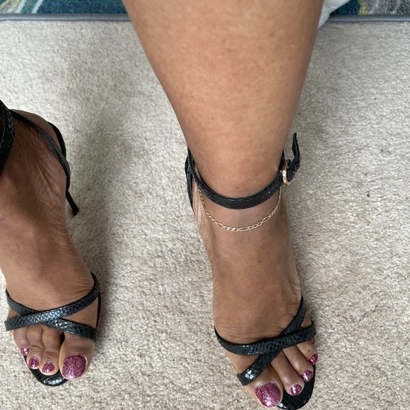 Shoe - Picture 7 of 8